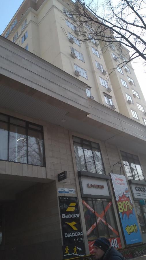 Bishkek, Promenade Apartamento Exterior foto