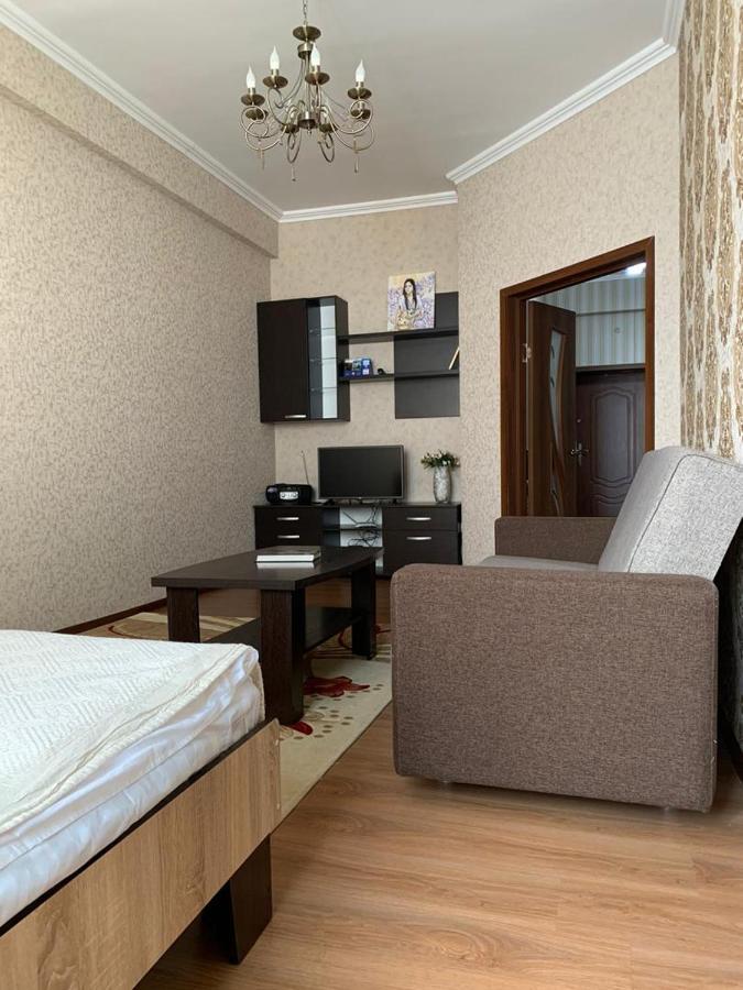 Bishkek, Promenade Apartamento Exterior foto